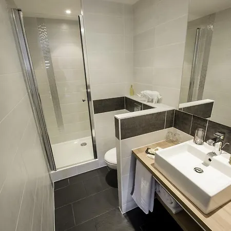 A L'ombre Des Pins ベッド・アンド・ブレックファスト 3*