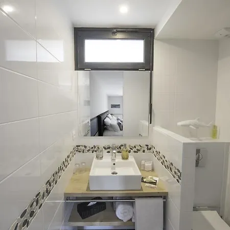 A L'ombre Des Pins Bed & Breakfast 3*