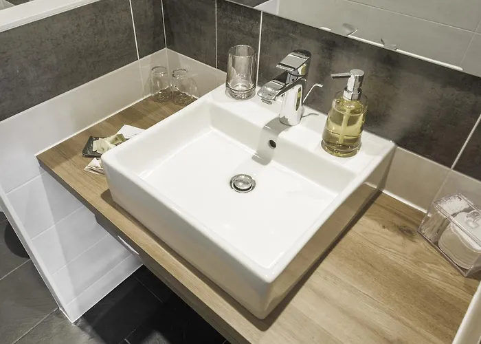 Bed & Breakfast A L'ombre Des Pins 3*