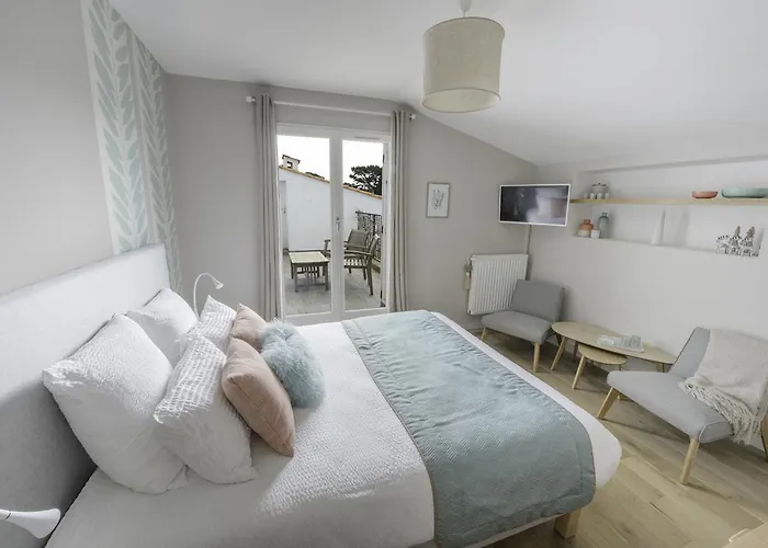 A L'ombre Des Pins Bed & Breakfast 3*